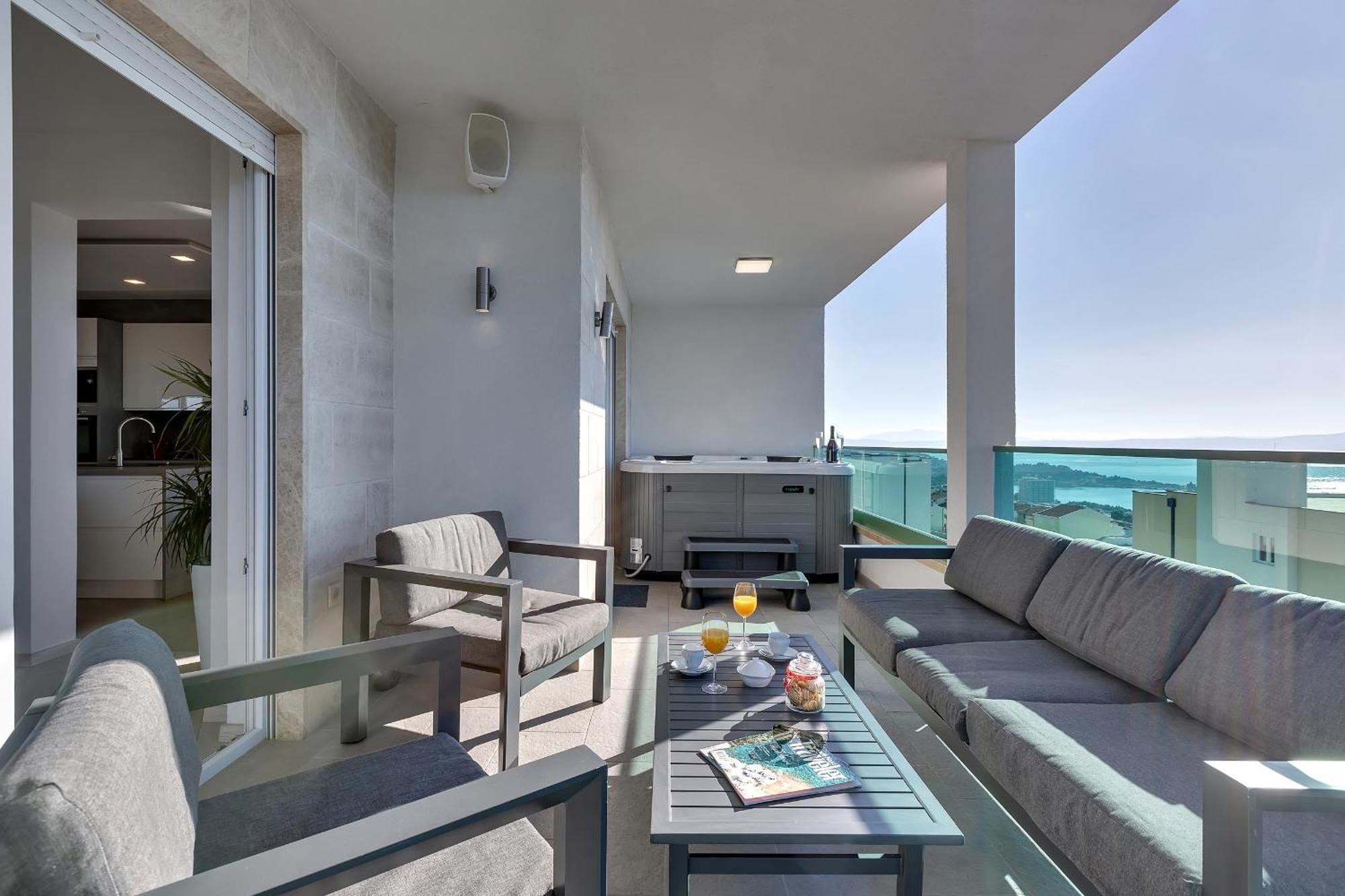 Ferienwohnung Exclusive Penthouse Big Blue With Private Jacuzzi Makarska Exterior foto