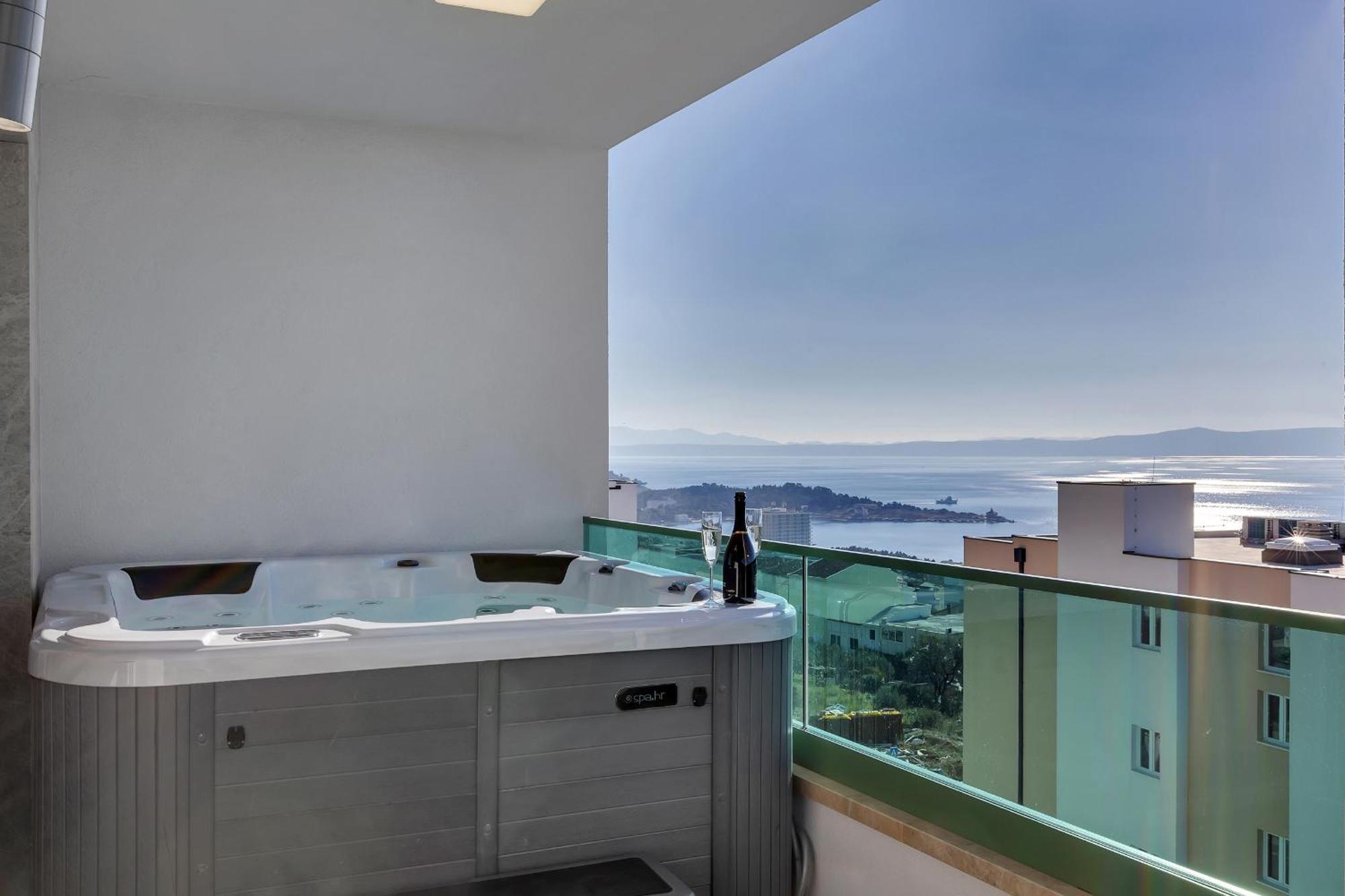 Ferienwohnung Exclusive Penthouse Big Blue With Private Jacuzzi Makarska Exterior foto