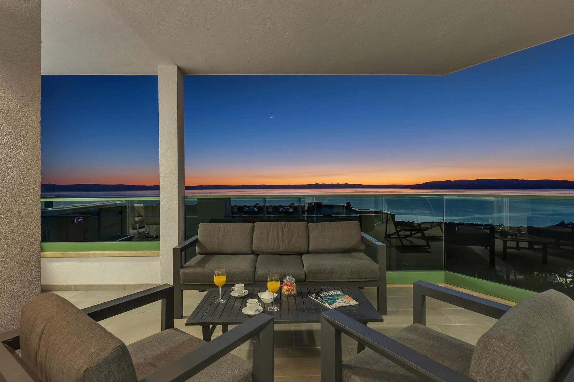 Ferienwohnung Exclusive Penthouse Big Blue With Private Jacuzzi Makarska Exterior foto