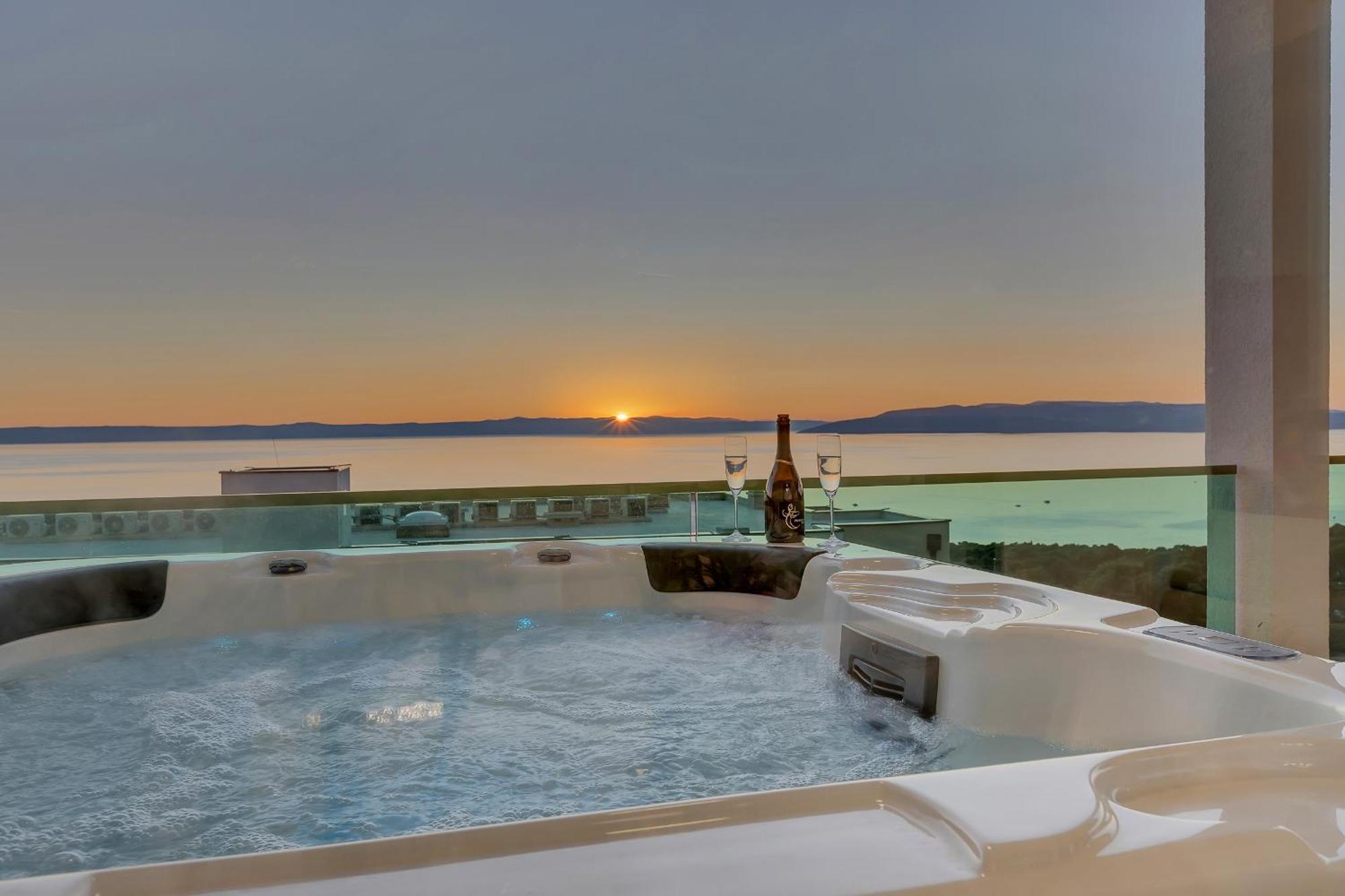 Ferienwohnung Exclusive Penthouse Big Blue With Private Jacuzzi Makarska Exterior foto