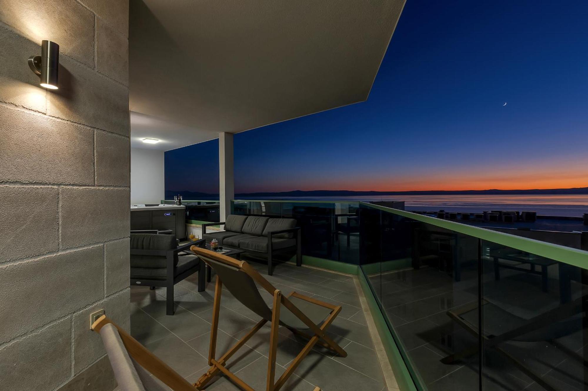 Ferienwohnung Exclusive Penthouse Big Blue With Private Jacuzzi Makarska Exterior foto