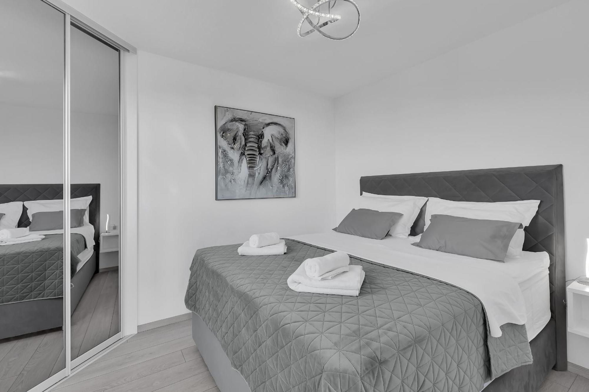 Ferienwohnung Exclusive Penthouse Big Blue With Private Jacuzzi Makarska Exterior foto