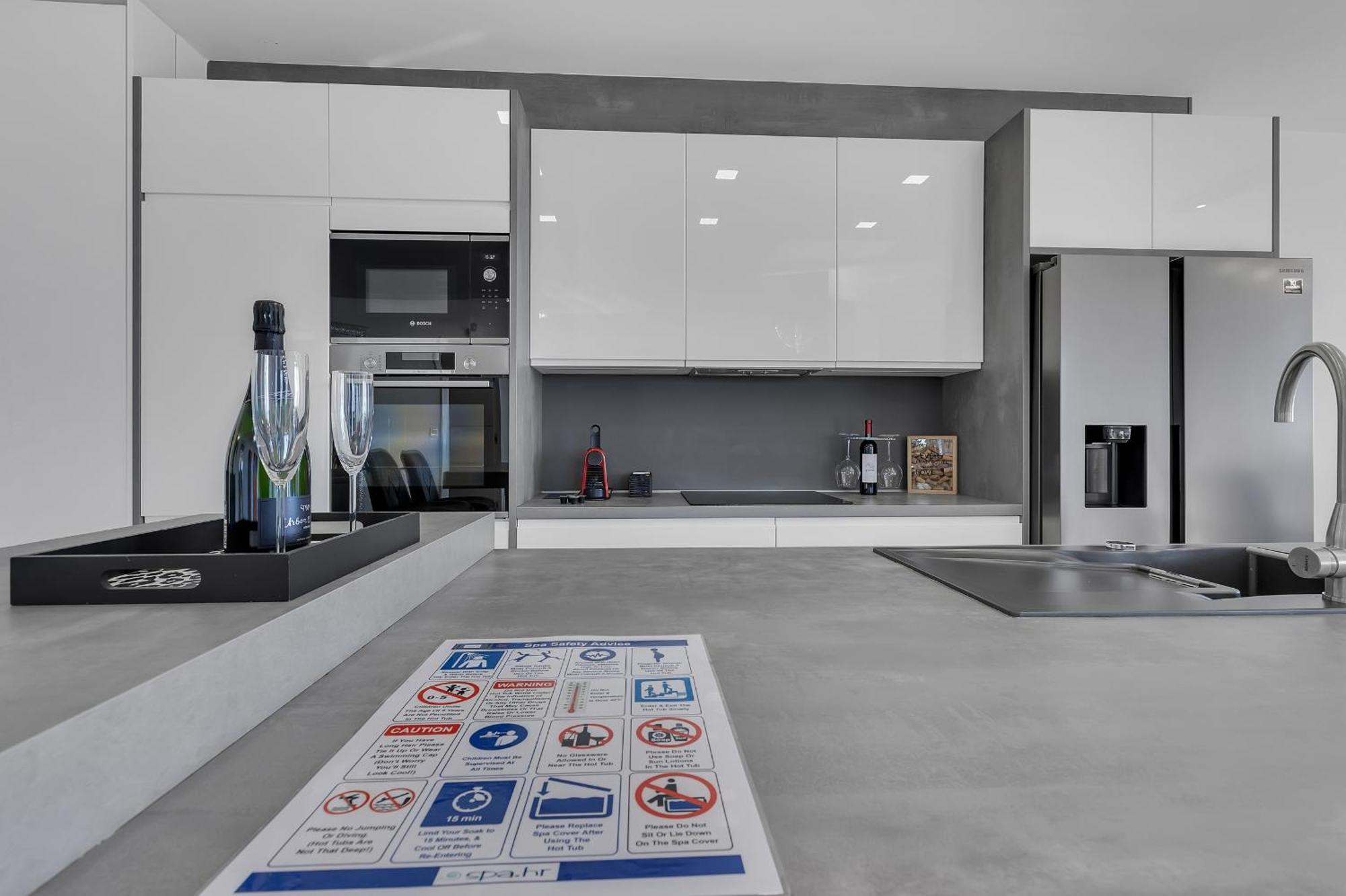 Ferienwohnung Exclusive Penthouse Big Blue With Private Jacuzzi Makarska Exterior foto