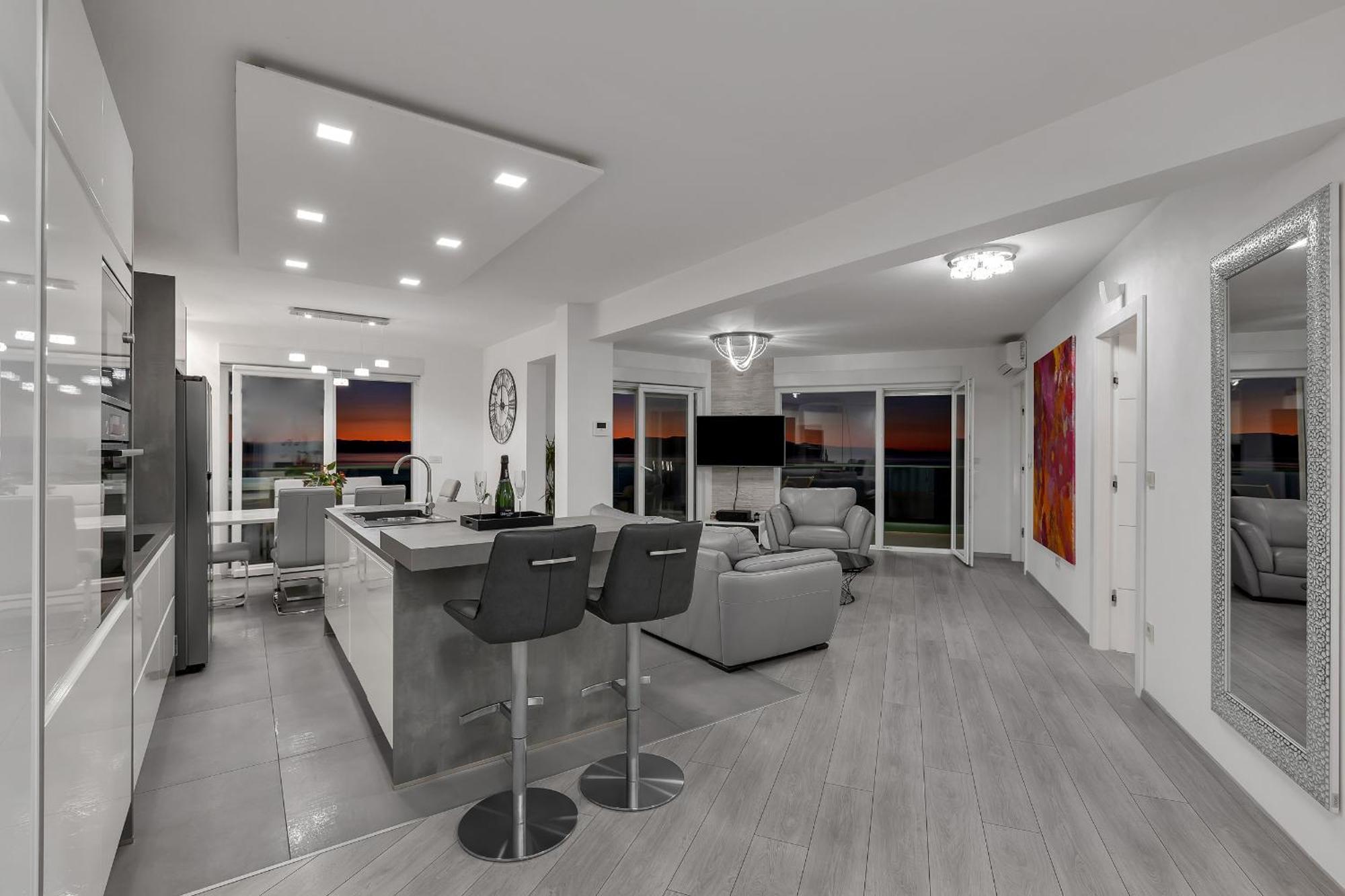 Ferienwohnung Exclusive Penthouse Big Blue With Private Jacuzzi Makarska Exterior foto