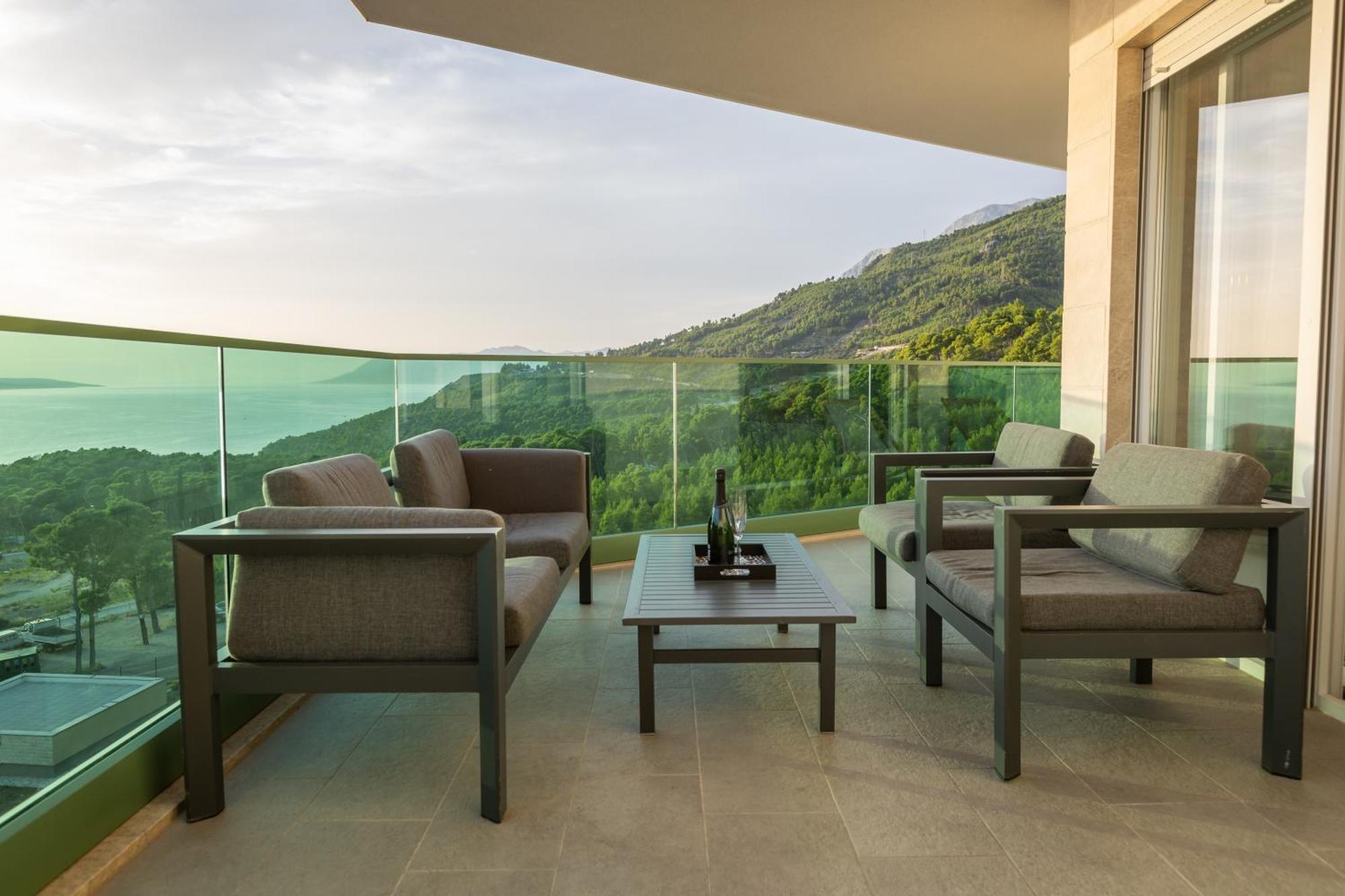 Ferienwohnung Exclusive Penthouse Big Blue With Private Jacuzzi Makarska Exterior foto